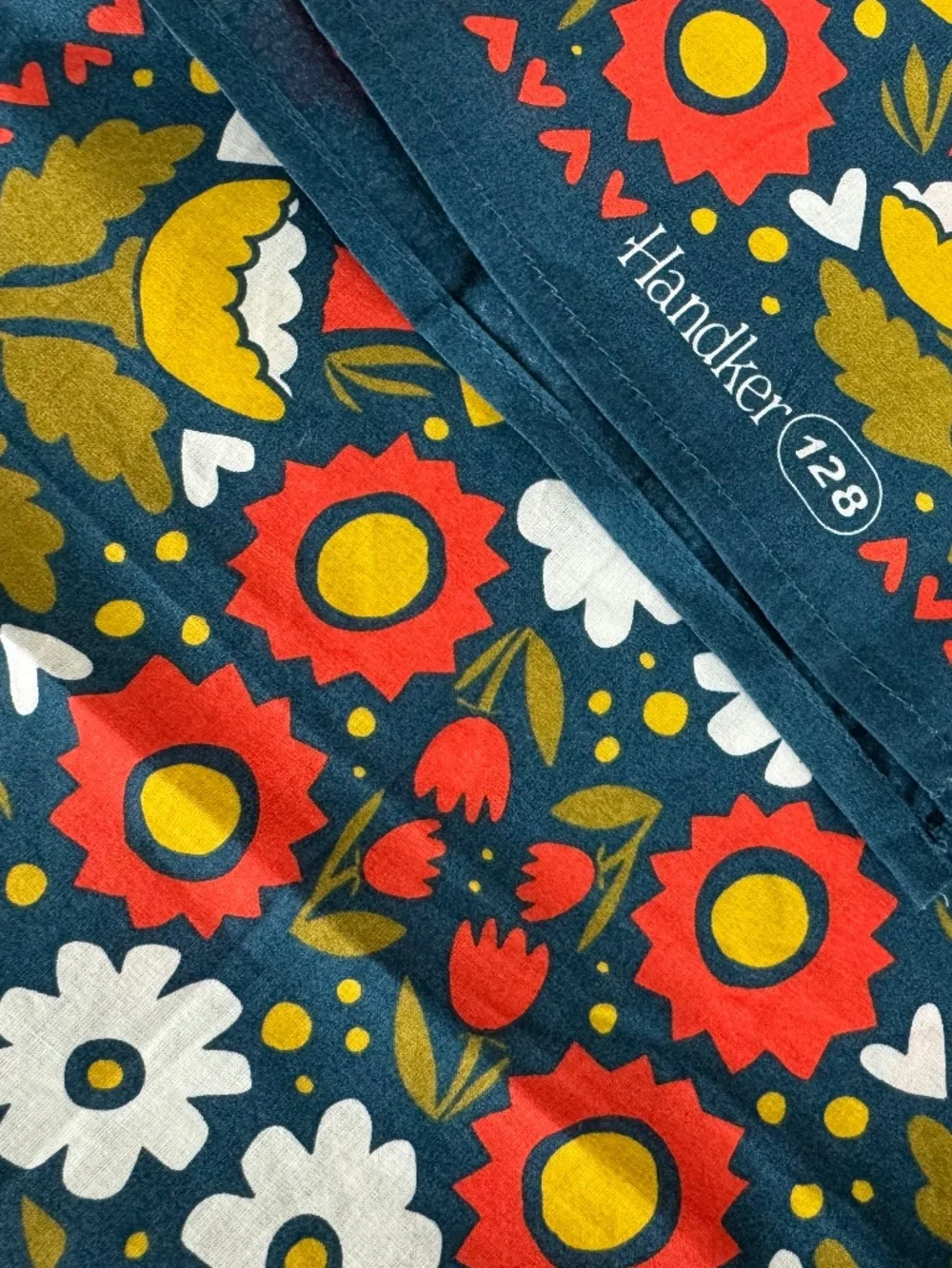 NWT, HANKER BANDANA IN DARLING, COLORFUL FLORAL PRINT!